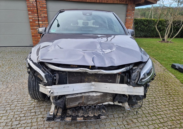 Mercedes-Benz Klasa B cena 39000 przebieg: 50180, rok produkcji 2017 z Susz małe 379